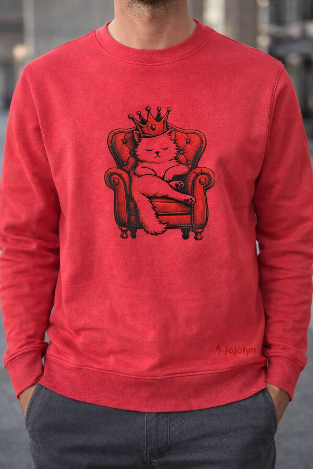 Unisex Baumwoll Sweatshirt Rot – Königliche Katze im Sessel | Original Design von Jojolyn