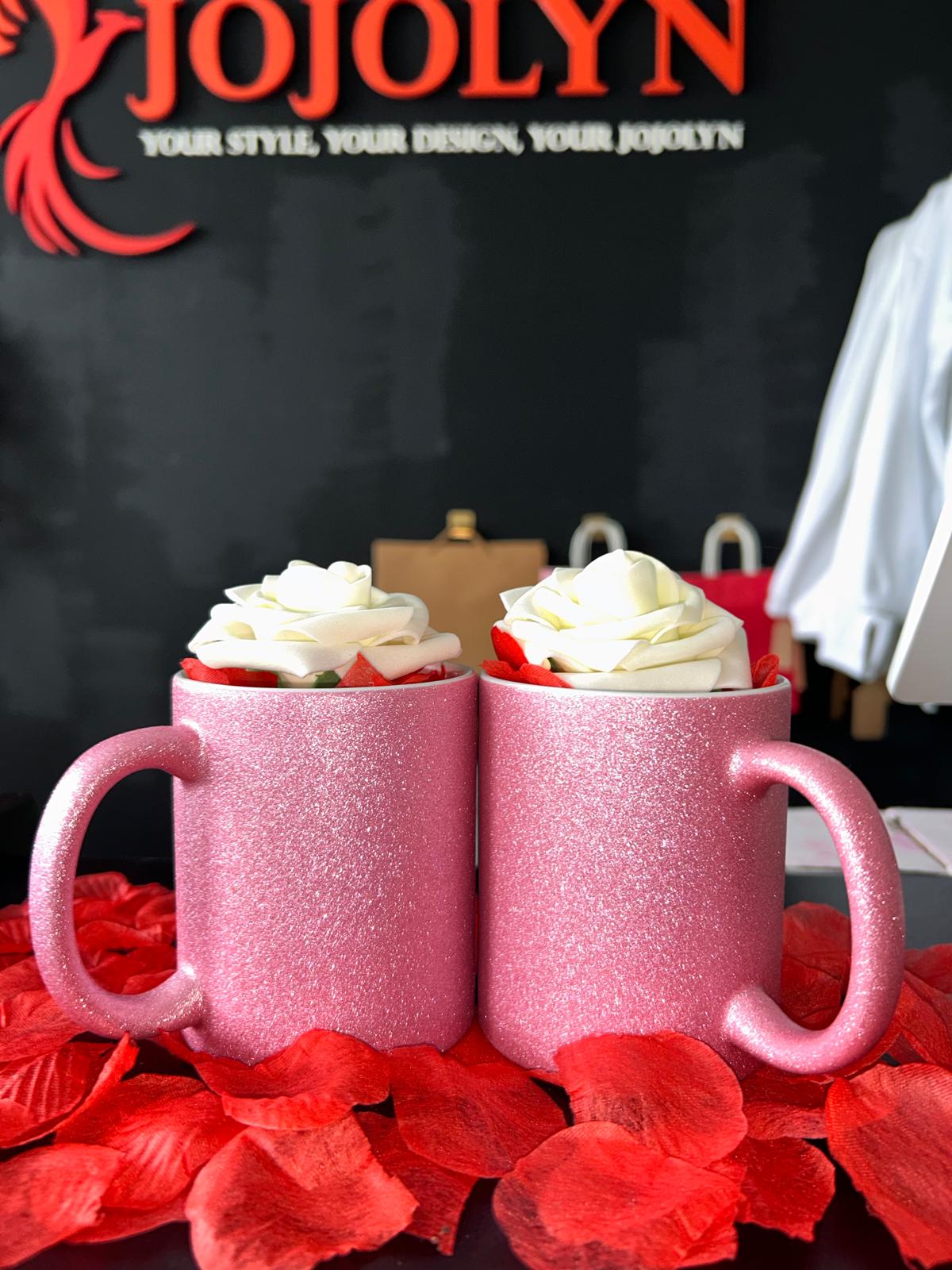Personalisierte rosa Glitzer-Tasse mit Rose – Design inklusive